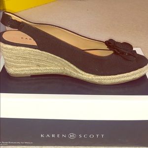 Black open-toed wedges